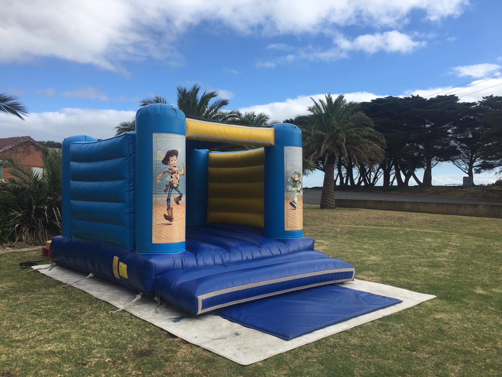 jumpy castles